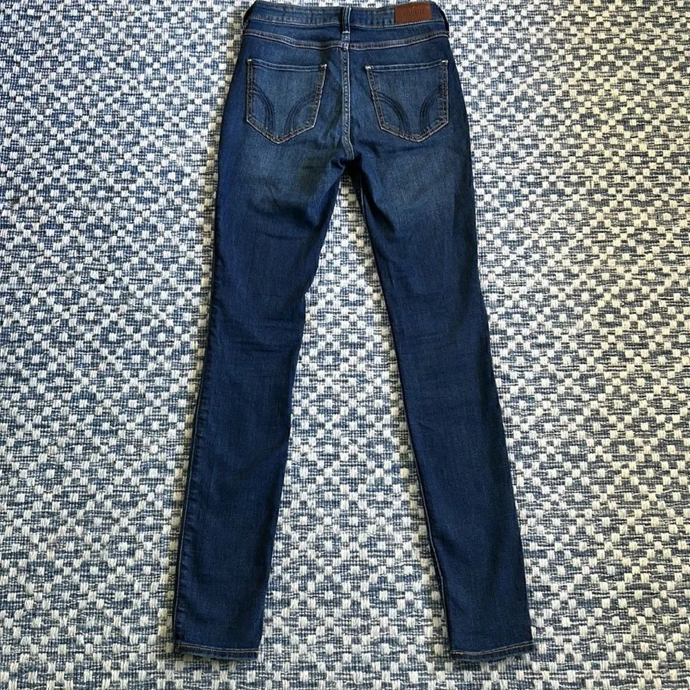 Hollister Women’s 24x30 Highrise Super Skinny Stretch Dark Washed Blue Jeans